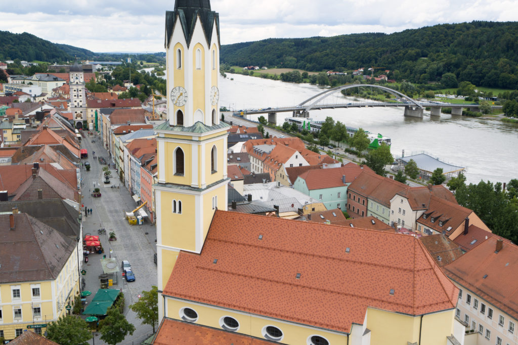 Fertigstellung der Dachinstandsetzungsarbeiten an der Stadtpfarrkirche Vilshofen